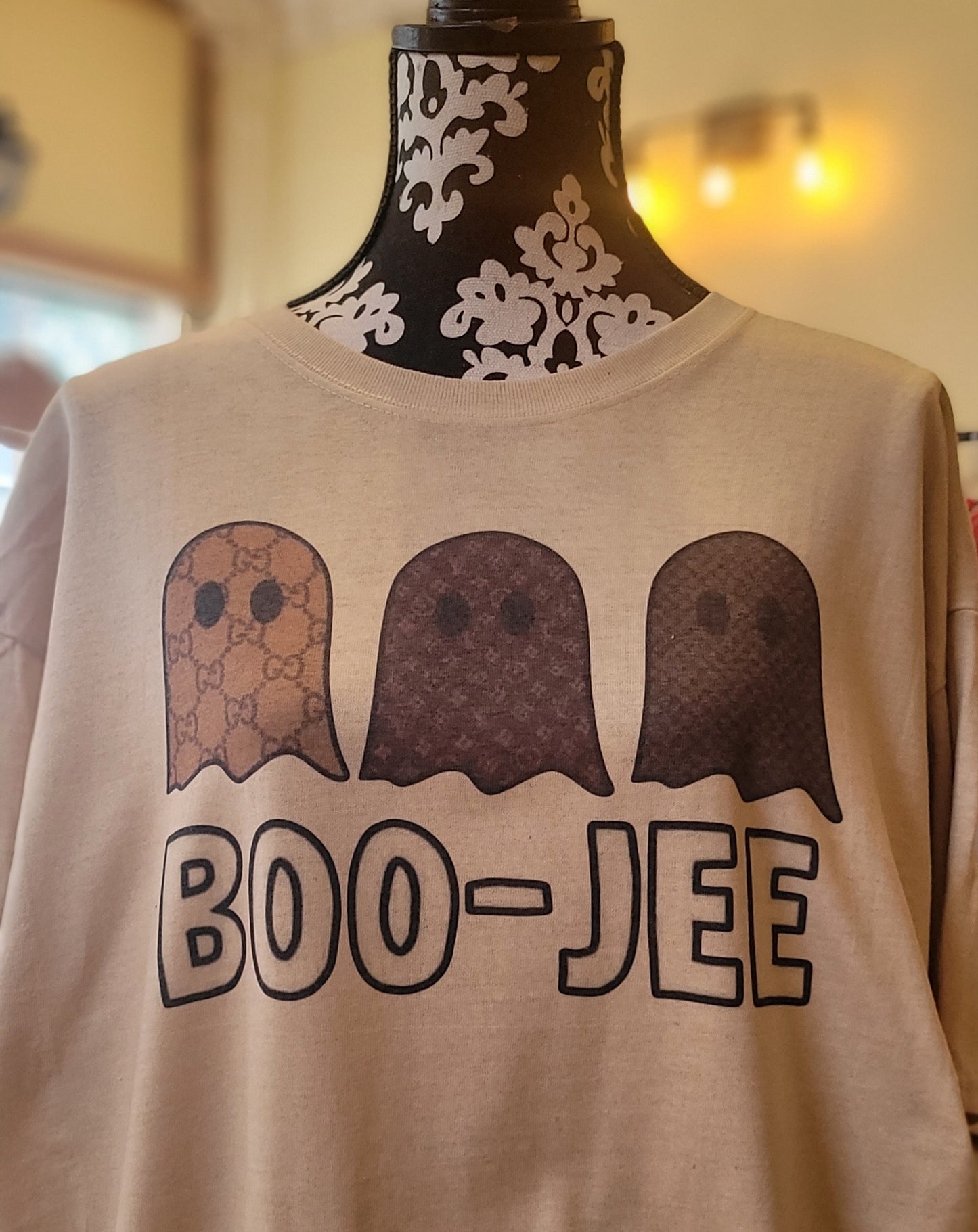 Boo-Jee Halloween Tshirt Sandstone