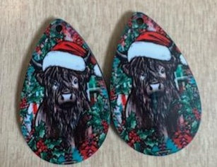 Highland Cow Christmas Teardrop Earrings