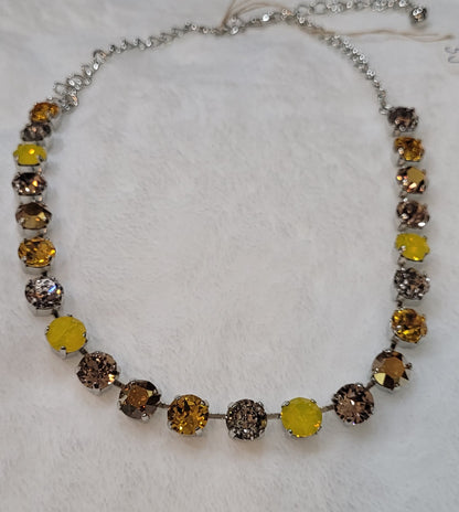 Essential Necklace Yellows